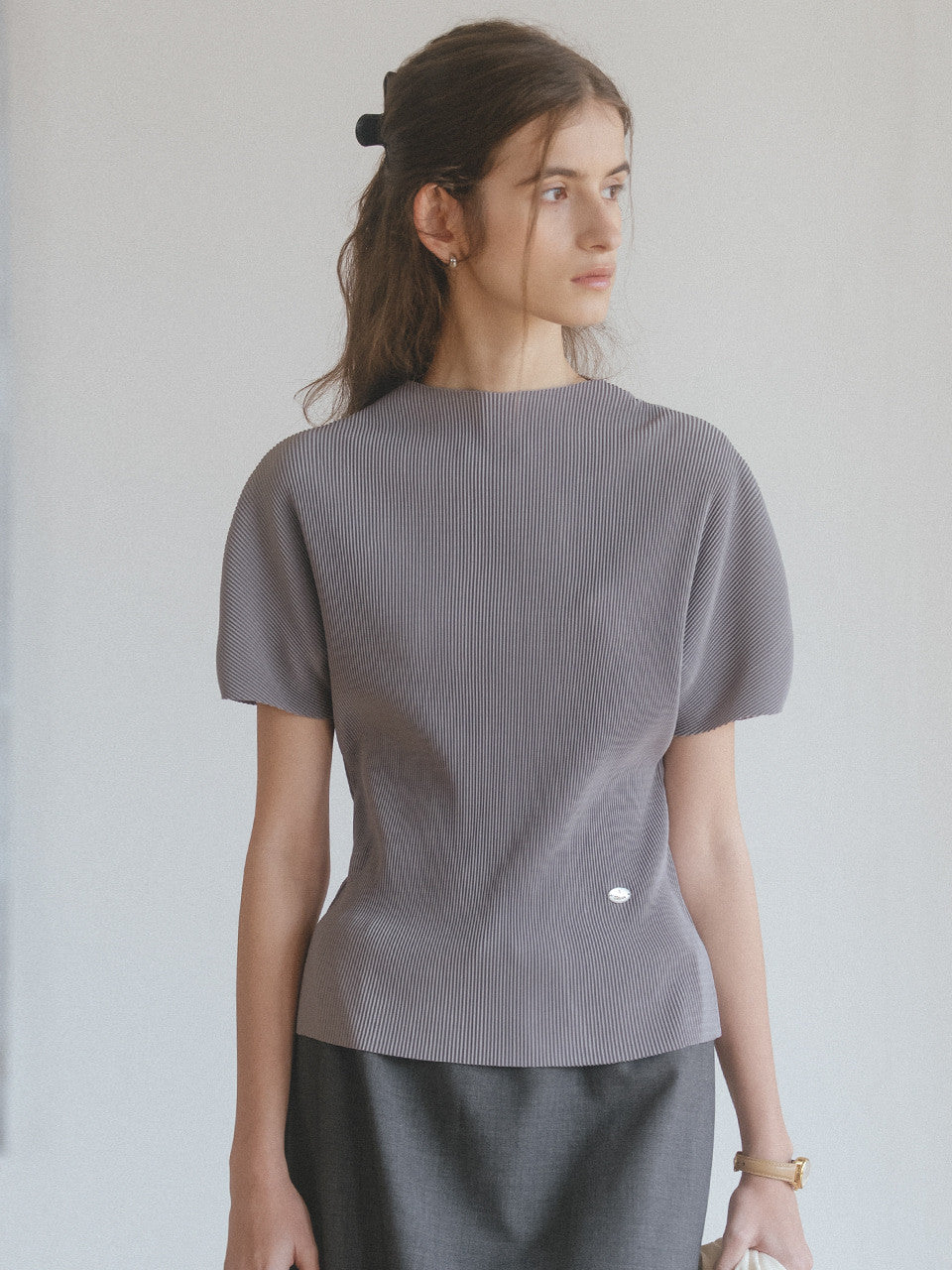 Tillidie Pleated high neck short sleeve top Light gray