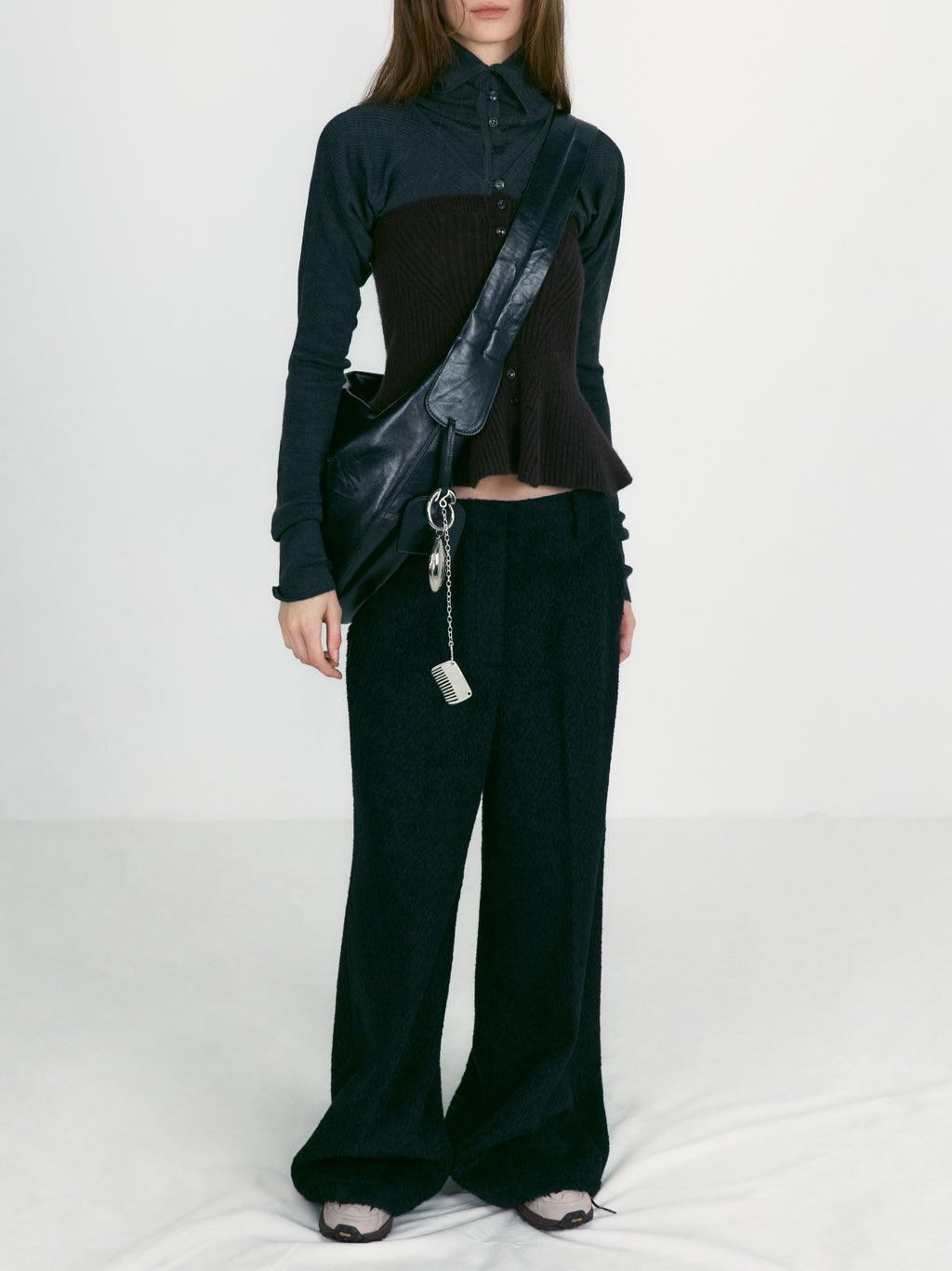 [low_classic] Flared Hem Knit Top
Brown