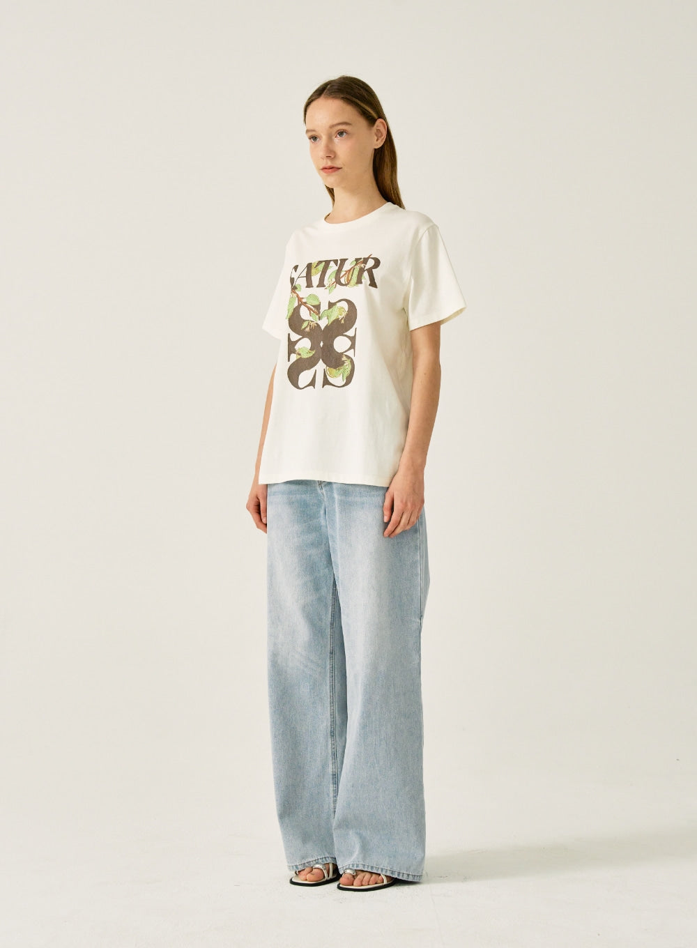 [satur] (W) Apero Leaf Graphic T-Shirt - Resort Ivory