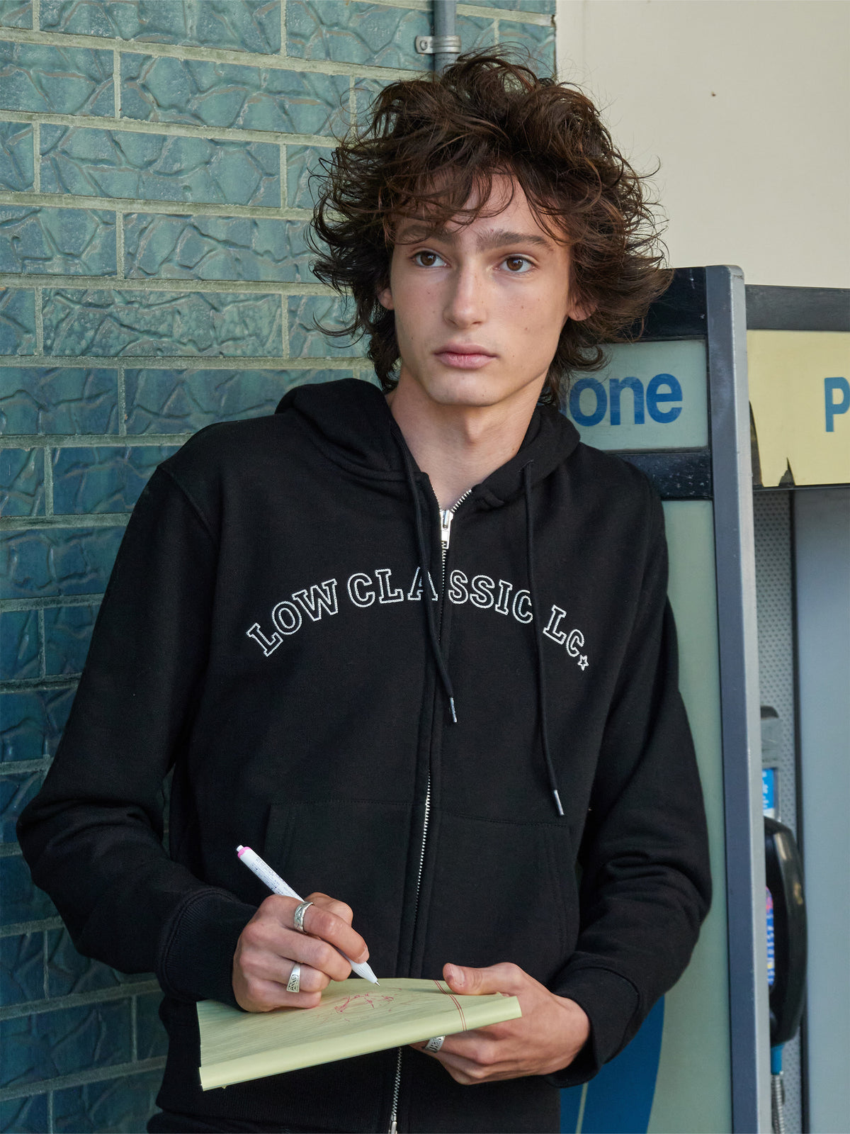 Low Classic Lc Regular Zip-Up Hoodie Black