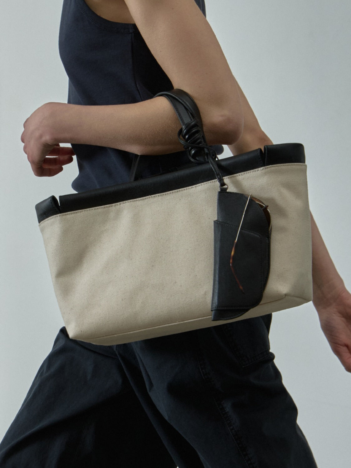 Facade Pattern Linda Bag ecru