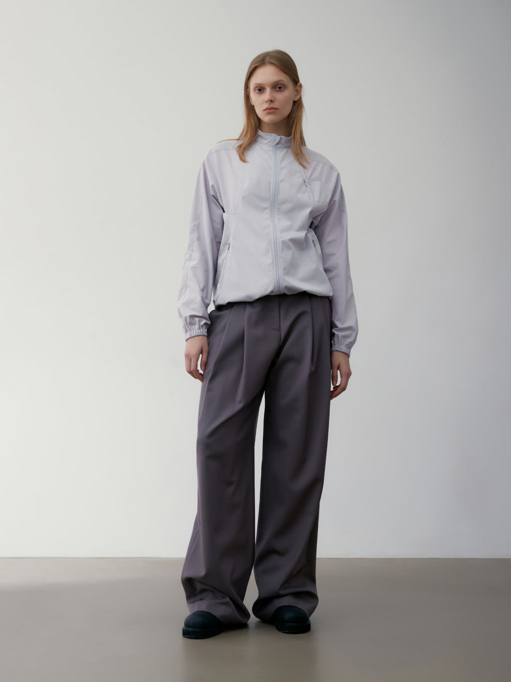 [low_classic] CONTRAST WIND JACKET
GREY