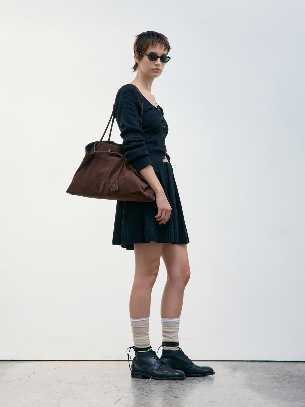 Low Classic Pleated Knit Mini Skirt Black