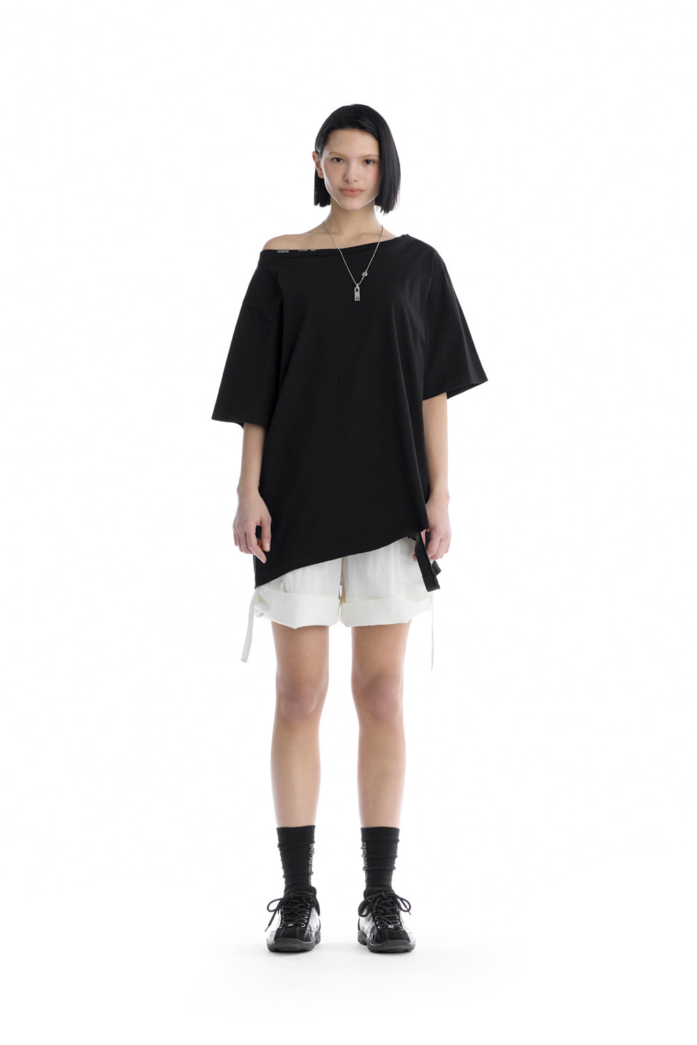 Treemingbird Off-Shoulder Raw Edge T-Shirt Black