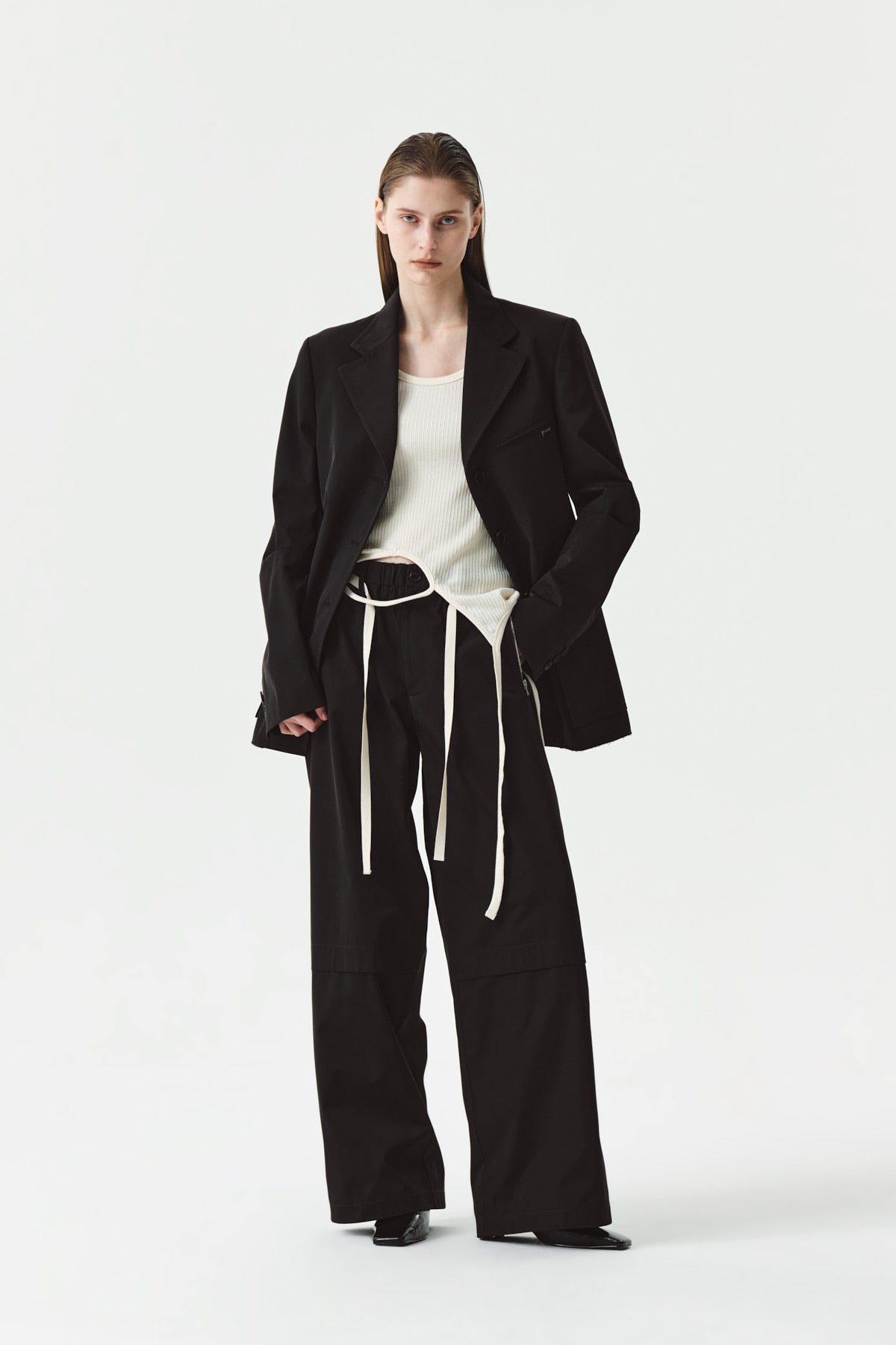 Matinkim String Banding Pocket Trouser IN Brown