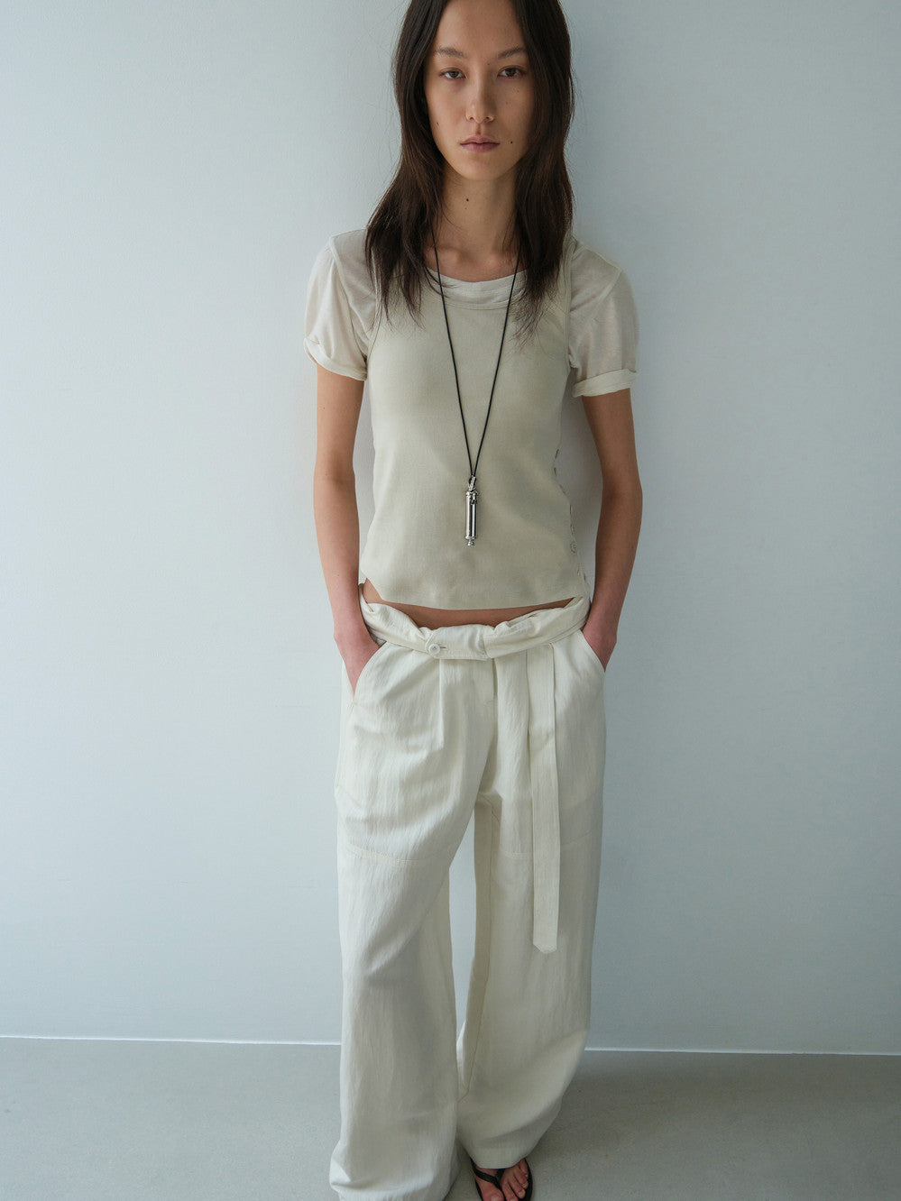 [Low Classic] Side Button Sleeveless Top_Greish Beige