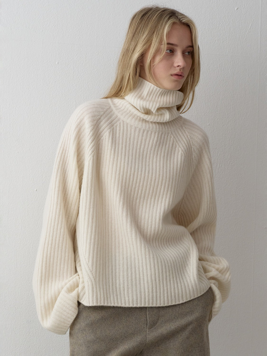 Facade Pattern Cashmere Turtleneck Knitwear ivory