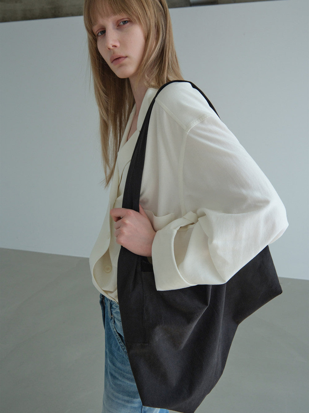 Low Classic Soft Structure Big Cotton Bag Black