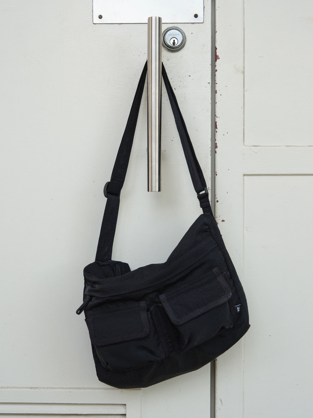 [Low Classic] Lc Nylon Pocket Cross Bag_Black