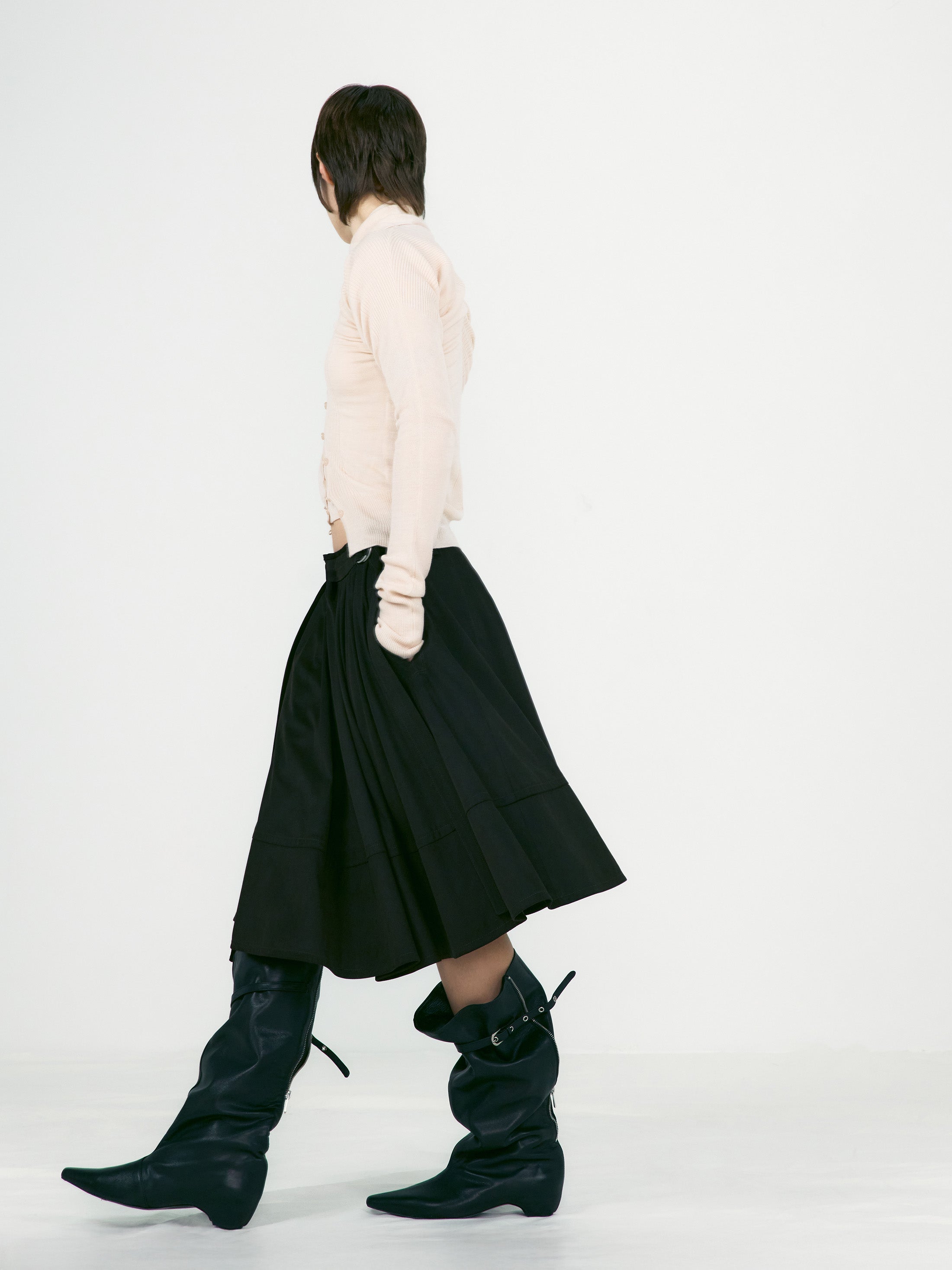 Low Classic Back-Zipped Middle Boots Black