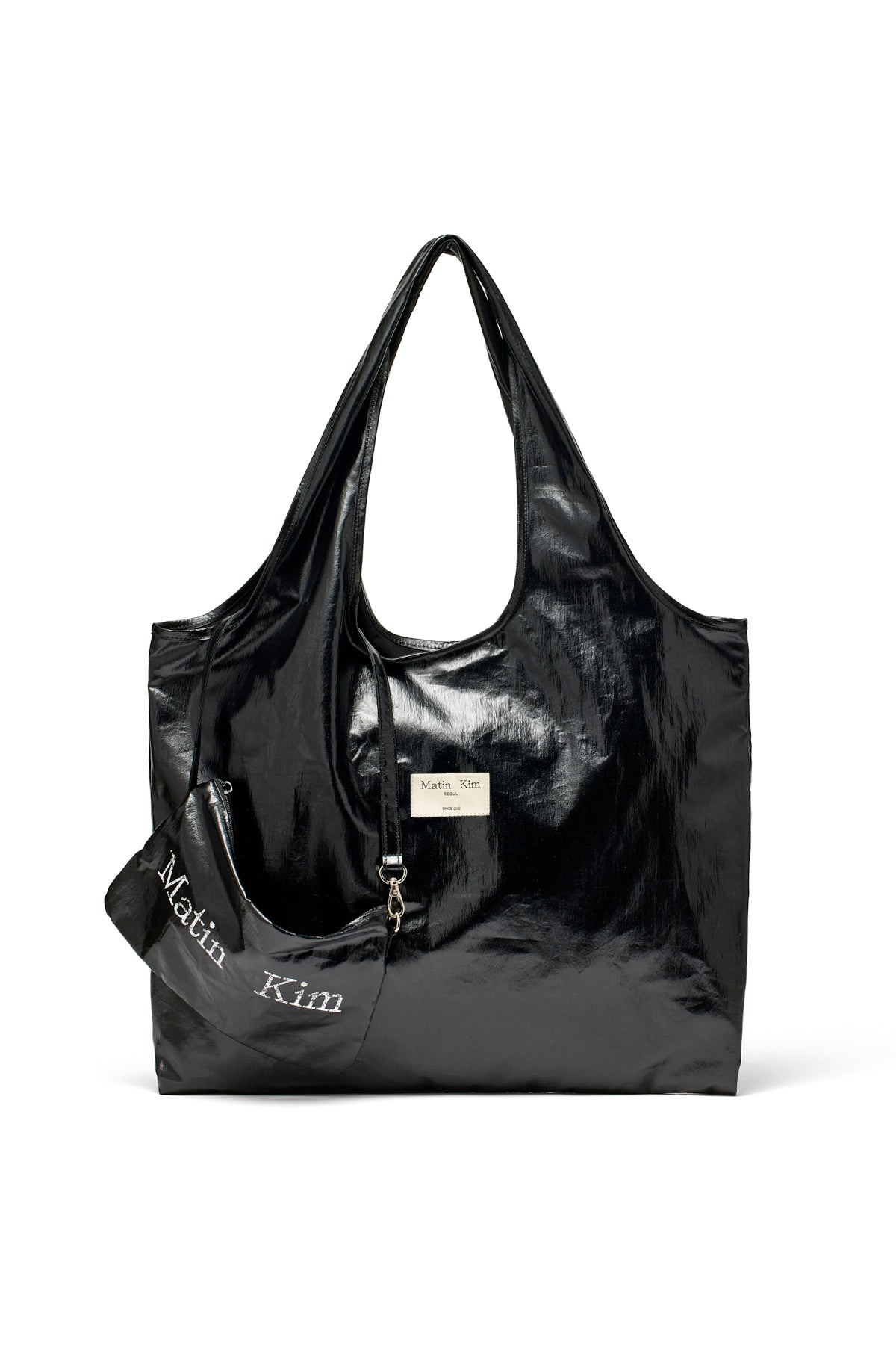 [matinkim] MATIN CRACKED LOGO GLOSSY ECOBAG IN STRONG BLACK