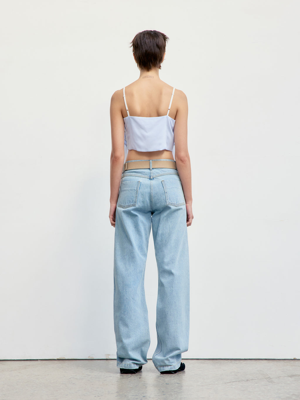 [low_classic] Silk Scarf Top
Light Blue