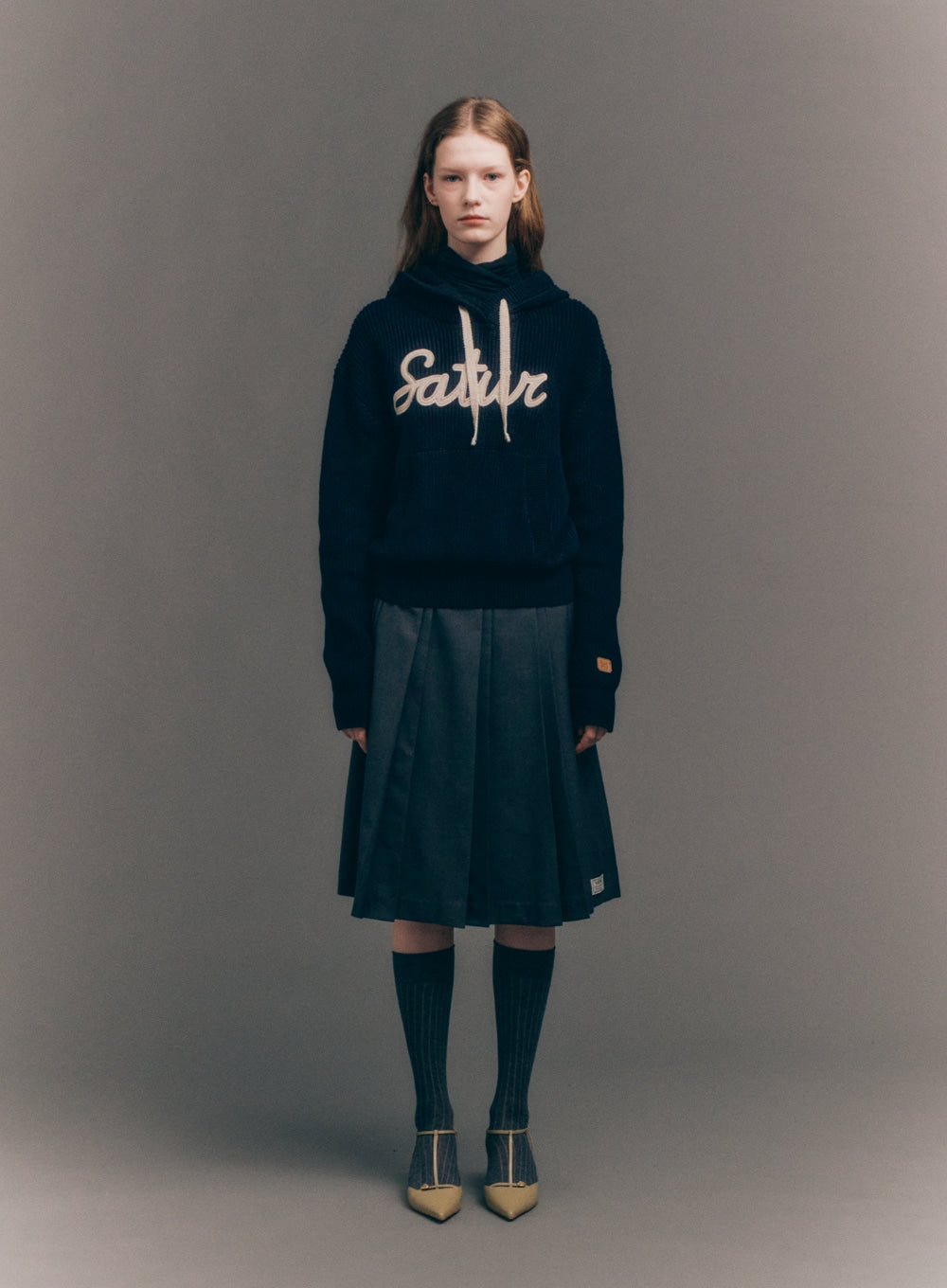 [satur] (W) Applique Logo Cashmere Blend Hood Knit - Classic Black