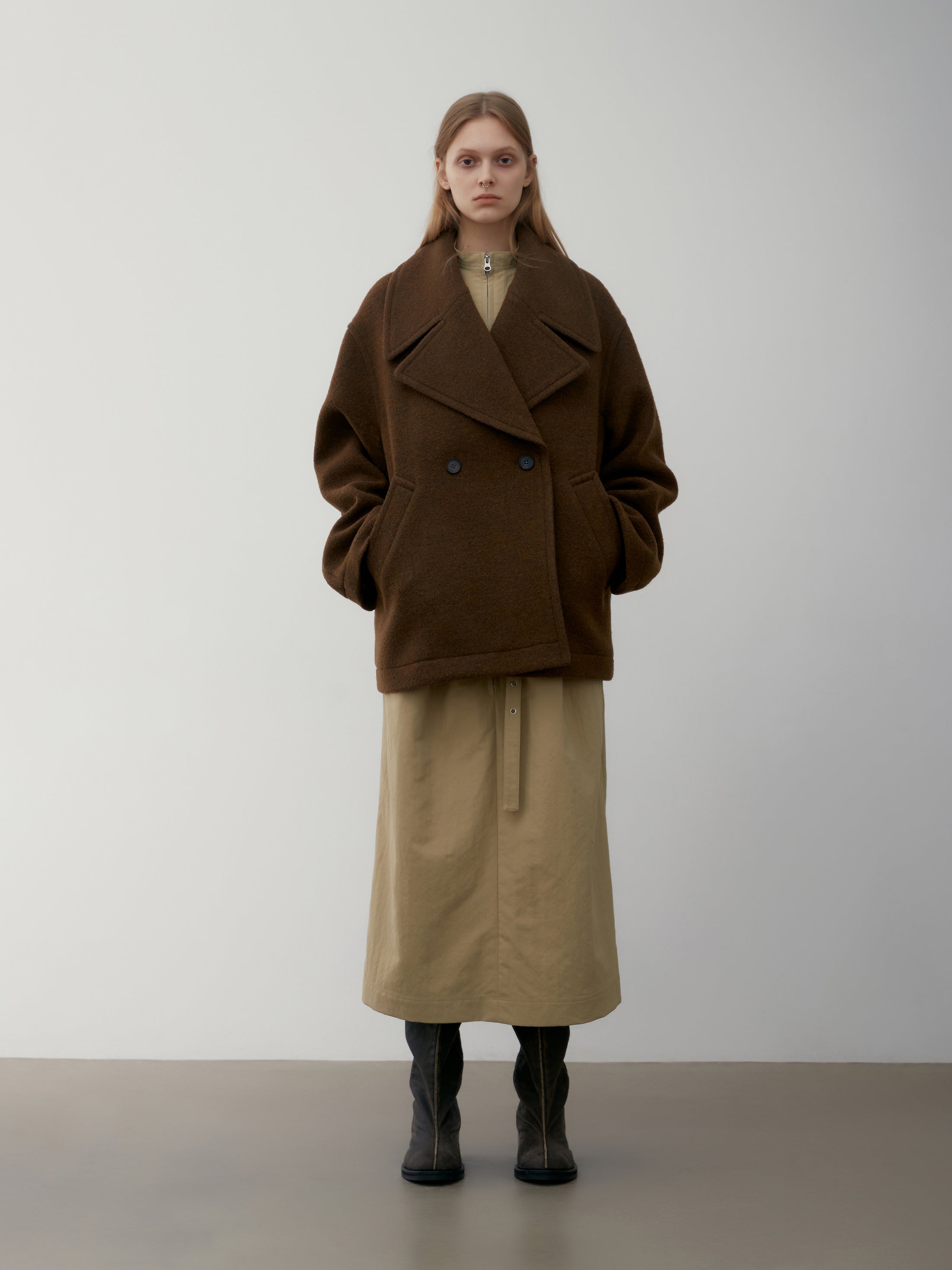 [low_classic] FLUFFY WOOL WIDE COLLAR HALF COAT
BROWN