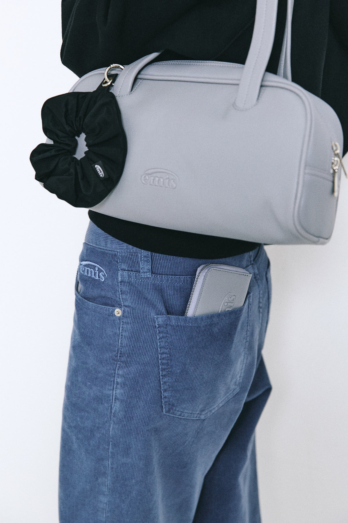 Emis Grain Logo Zip Wallet-Ash Blue