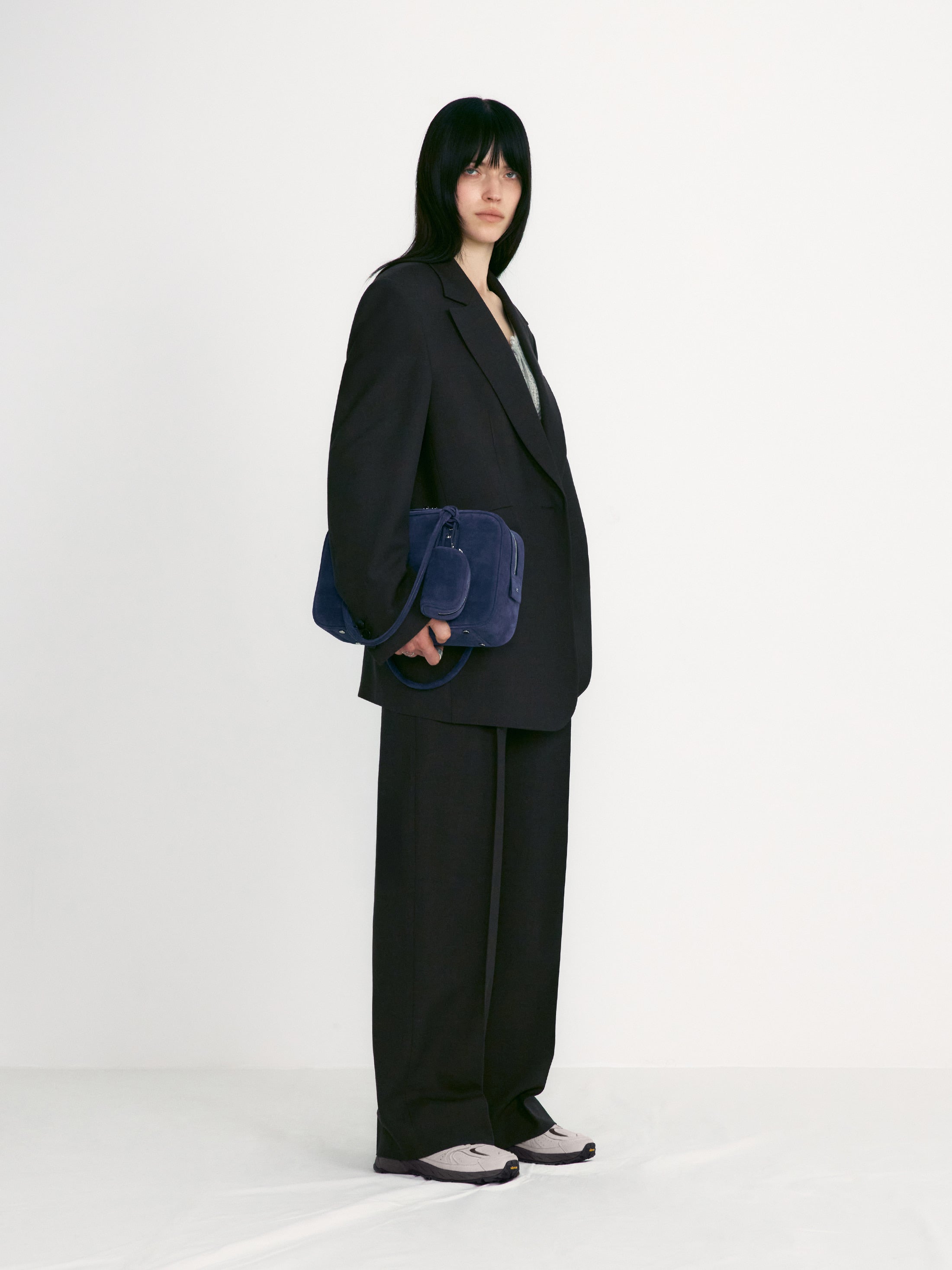 [low_classic] Belted Point Trousers
Melange Brown