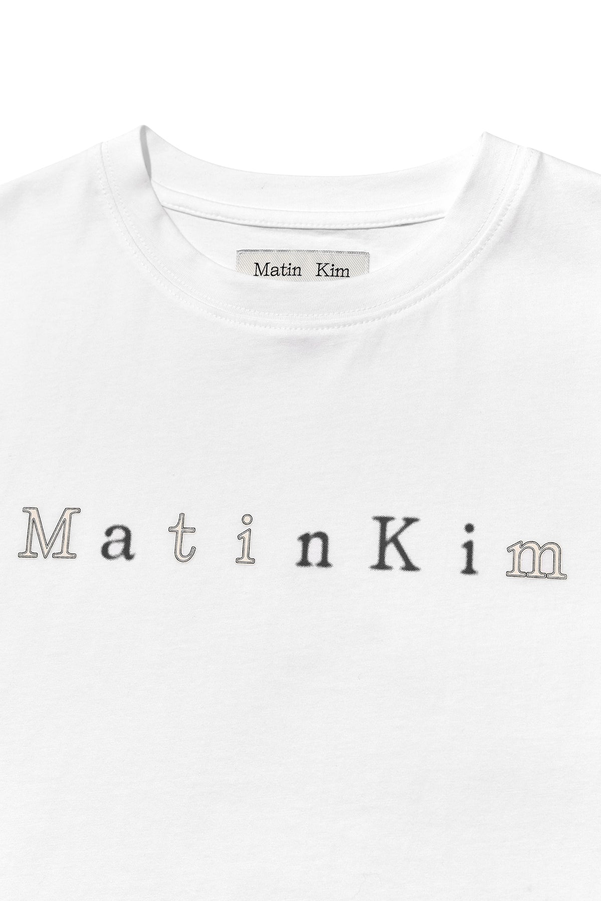[matinkim] STICKER GRAPHIC LOGO TOP IN WHITE