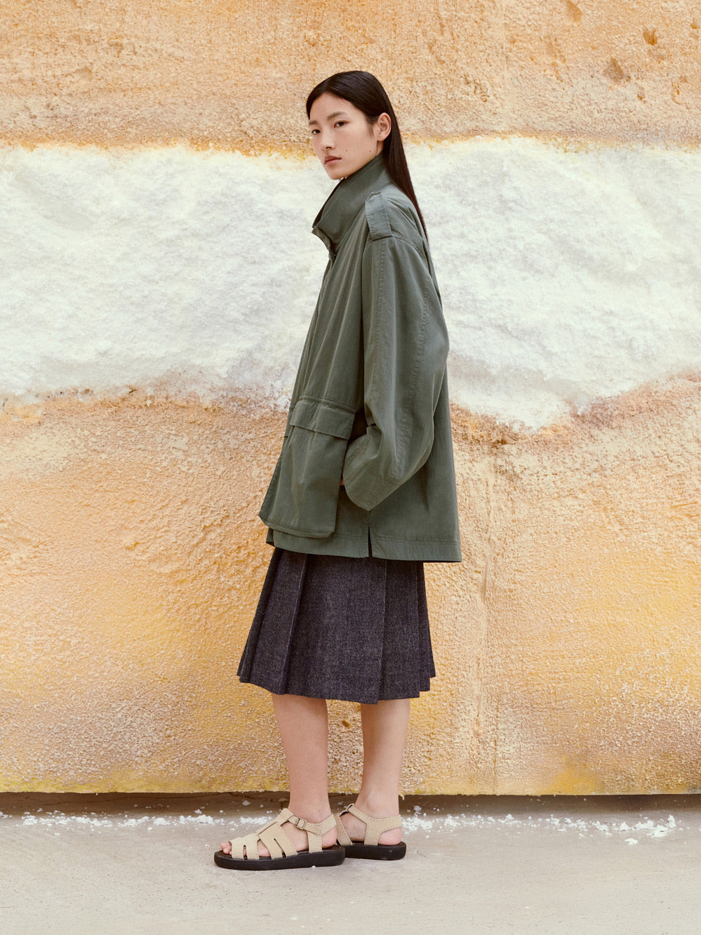 Low Classic Two Pocket Field Jacket Khaki