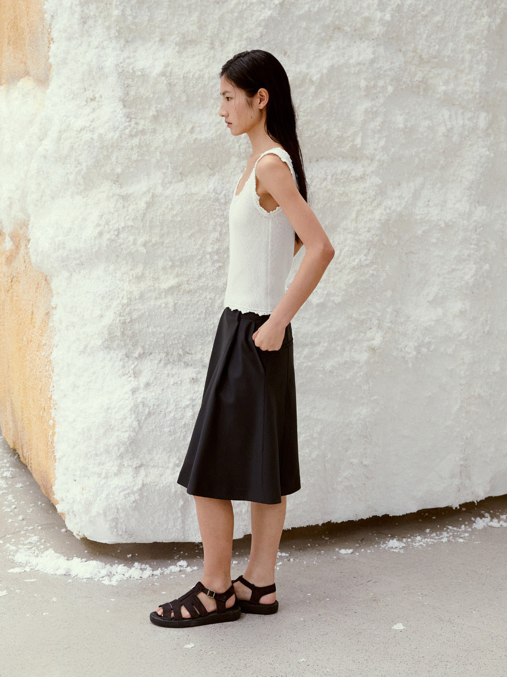 [low_classic] Lace Edge Sleeveless Knit
White