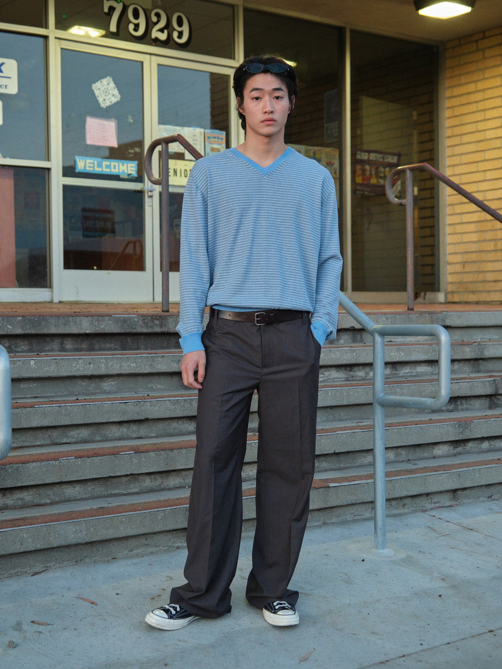 Low Classic Striped V-Neck Sweater Blue