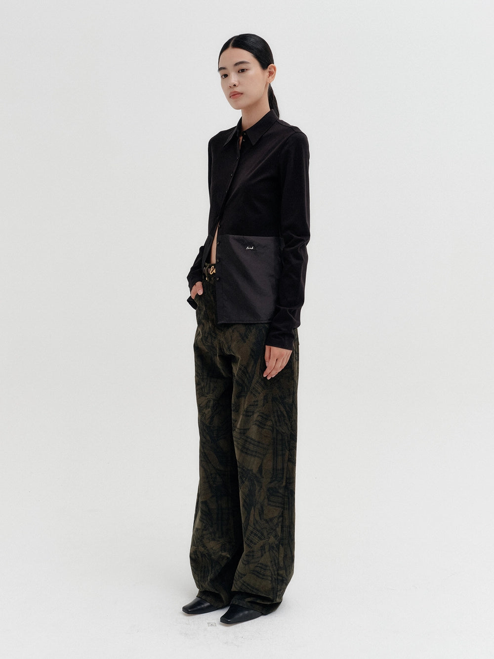 EENK Embroidered Logo Classic Shirt - Black