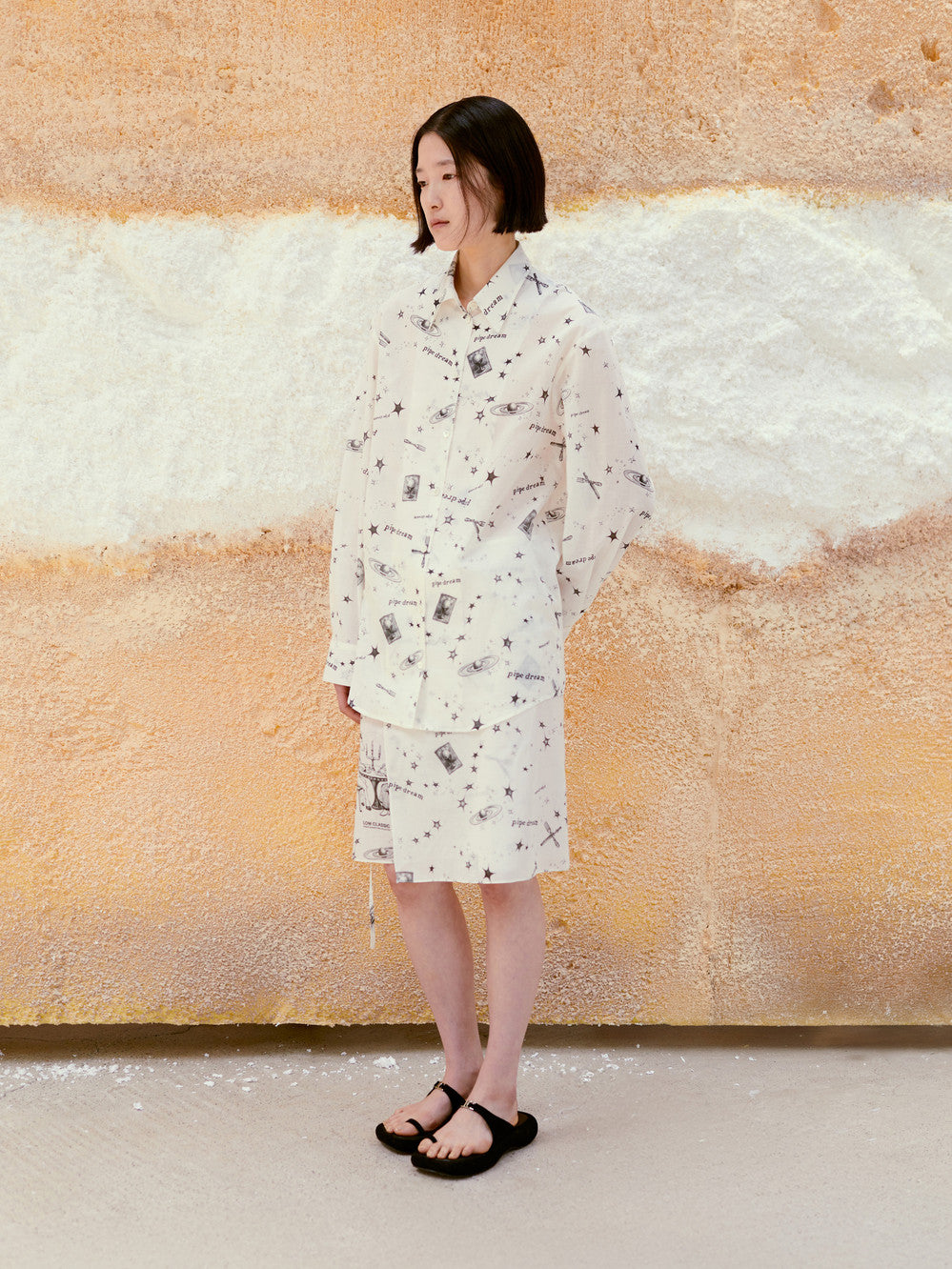 [low_classic] Pipe Dream Print Shirt
Ivory