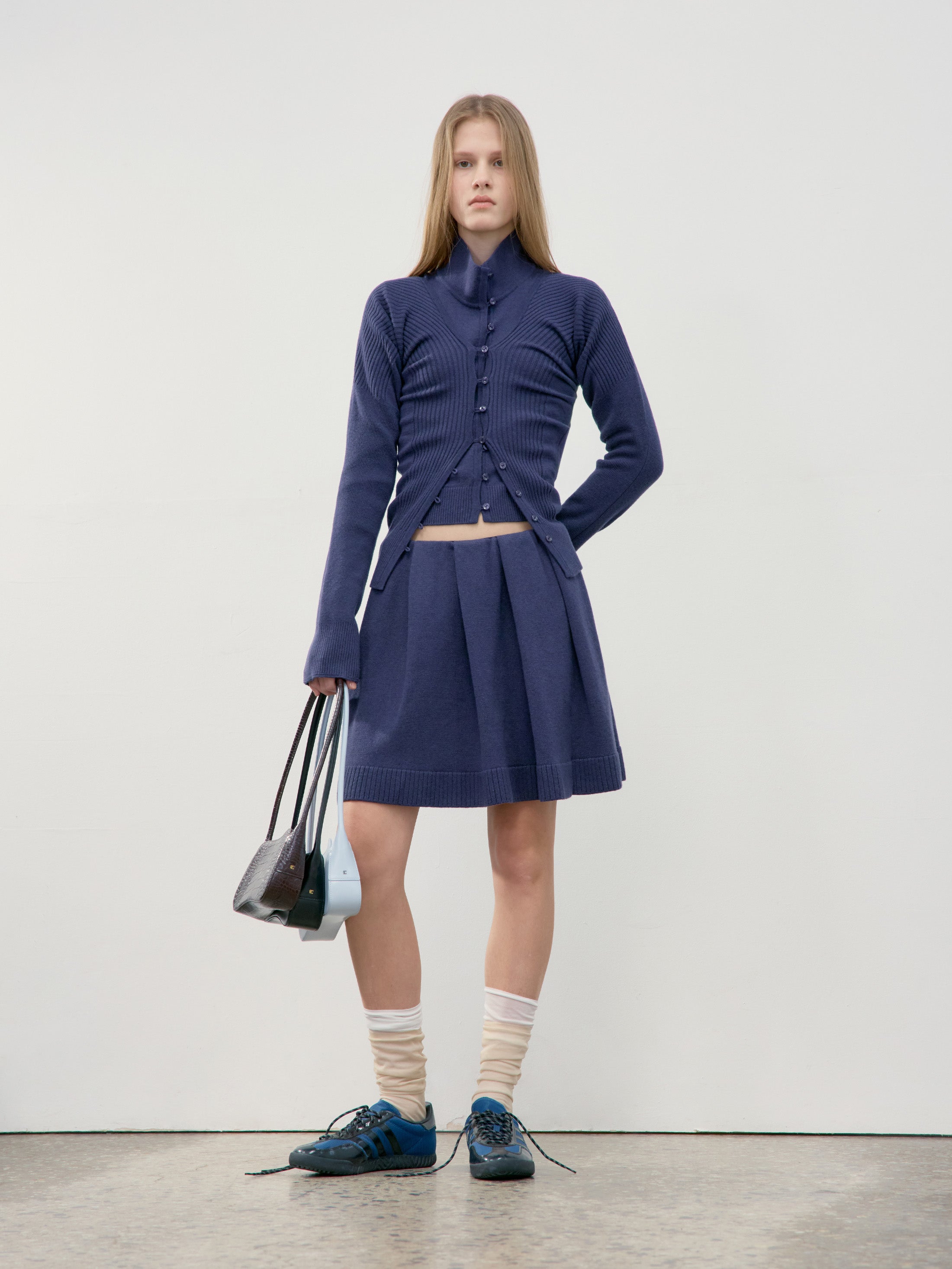 [Low Classic] Deep V-Neck Knit Cardigan_Navy