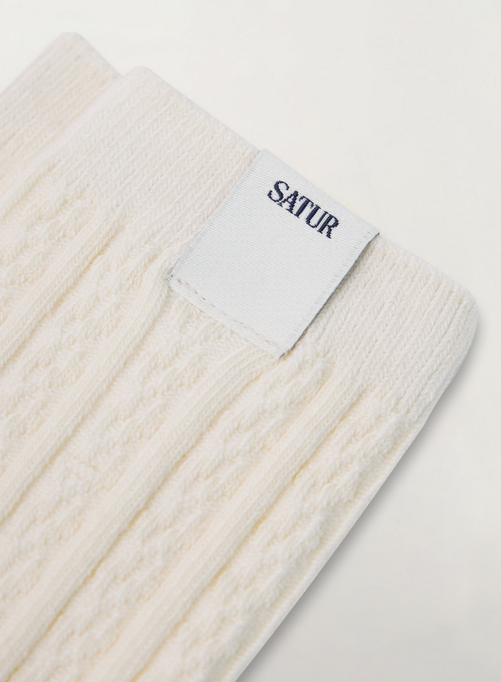[satur] Cotton Cable Crew Socks - Cream