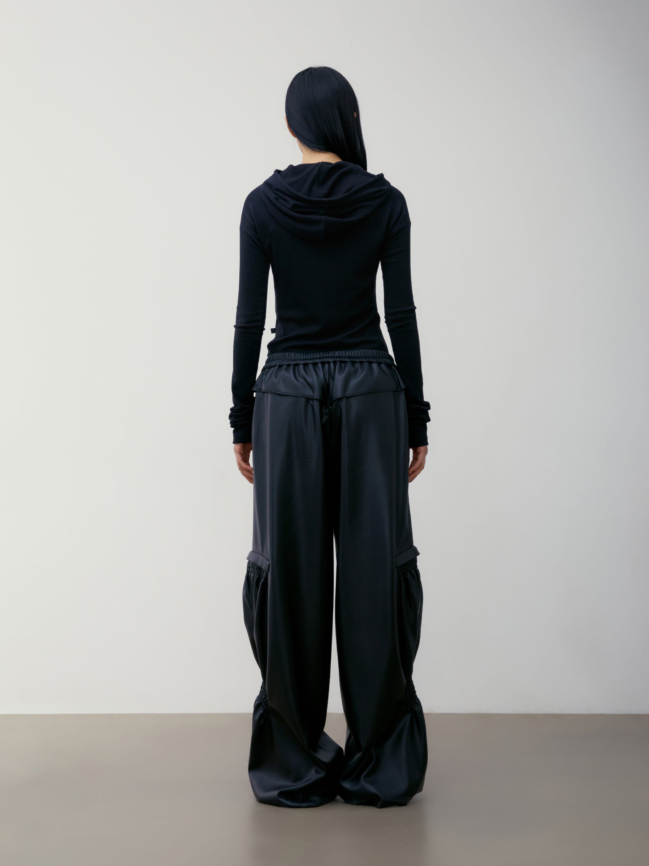 [low_classic] Button Up Hoodie 2
Black