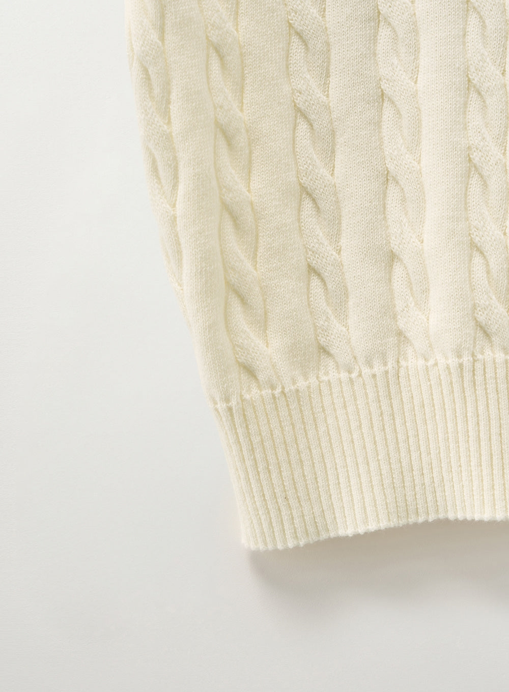 [satur] (W) Cable Crew Neck Half Knit - Cream