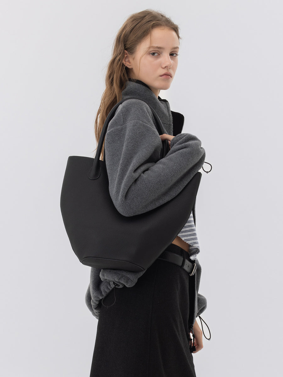 GLOWNY Half Moon Leather Tote Bag (Black)