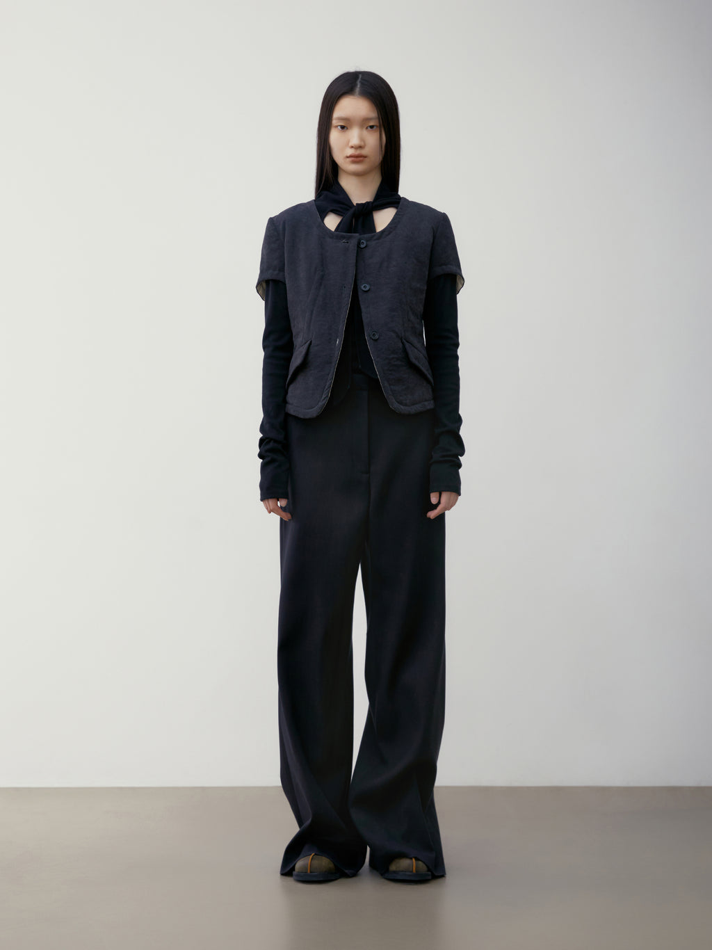 [low_classic] WIDE WOOL TROUSER
BLACK