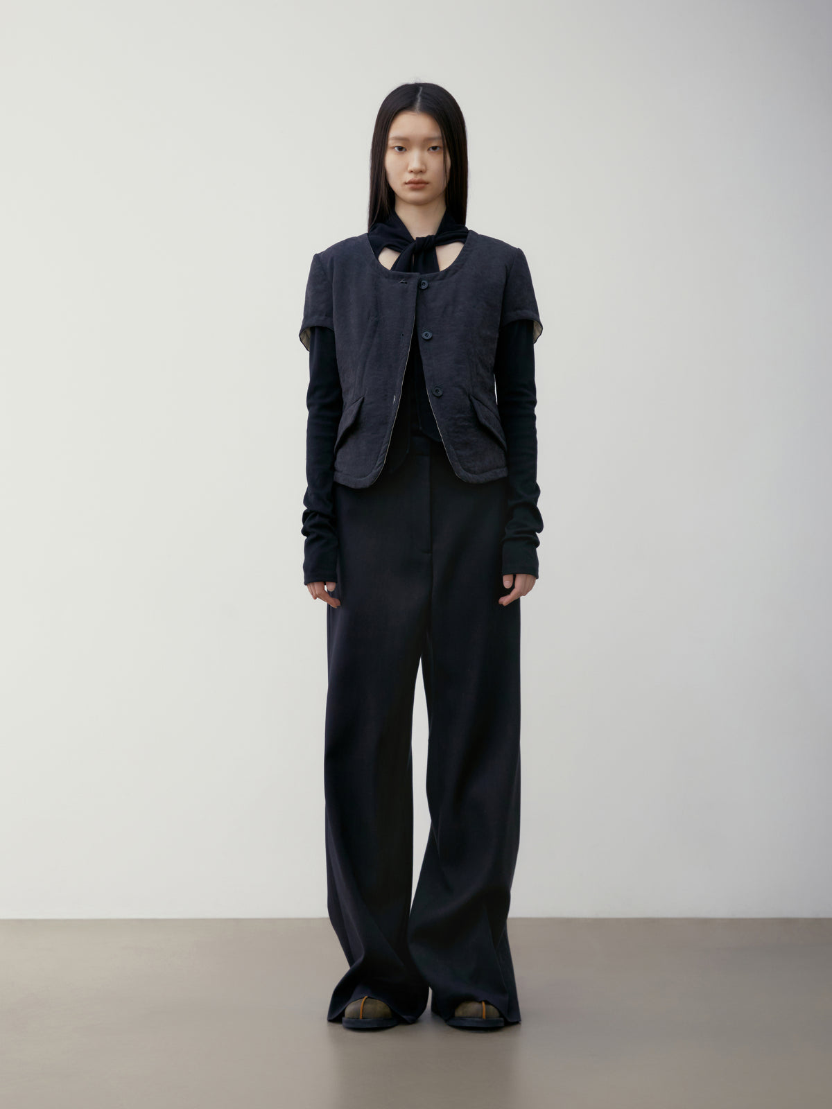 Low Classic Wide Wool Trouser Black
