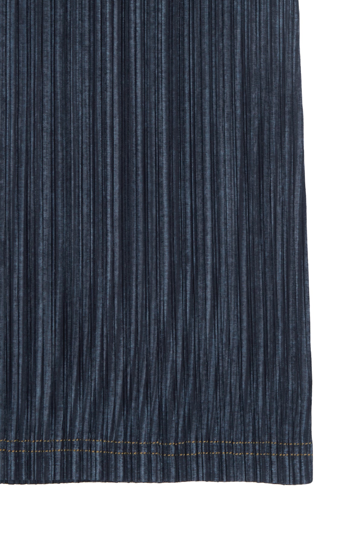 [matinkim] PLEATS STITCH LAYERED SKIRT IN NAVY