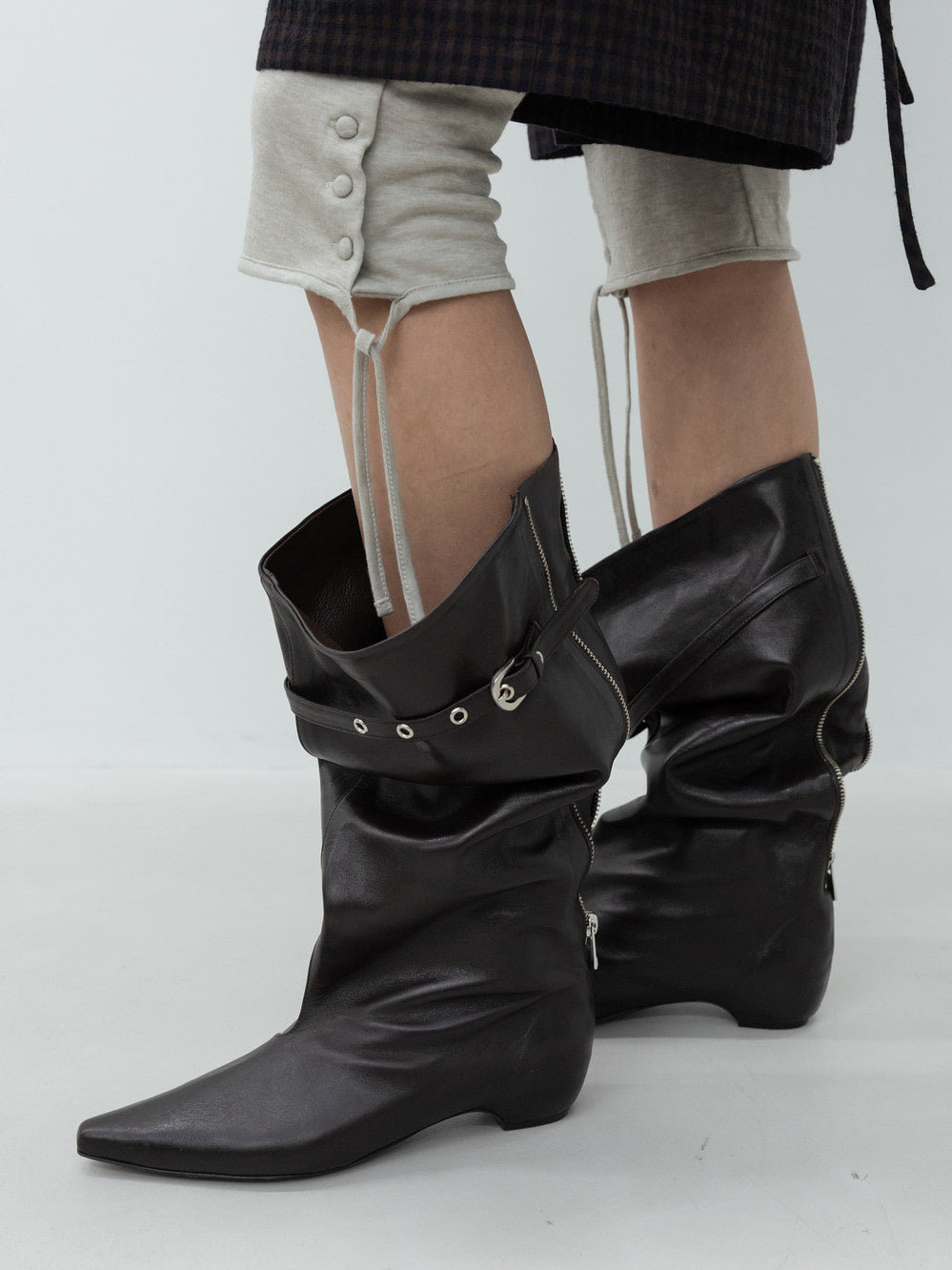 Low Classic Back-Zipped Middle Boots Brown