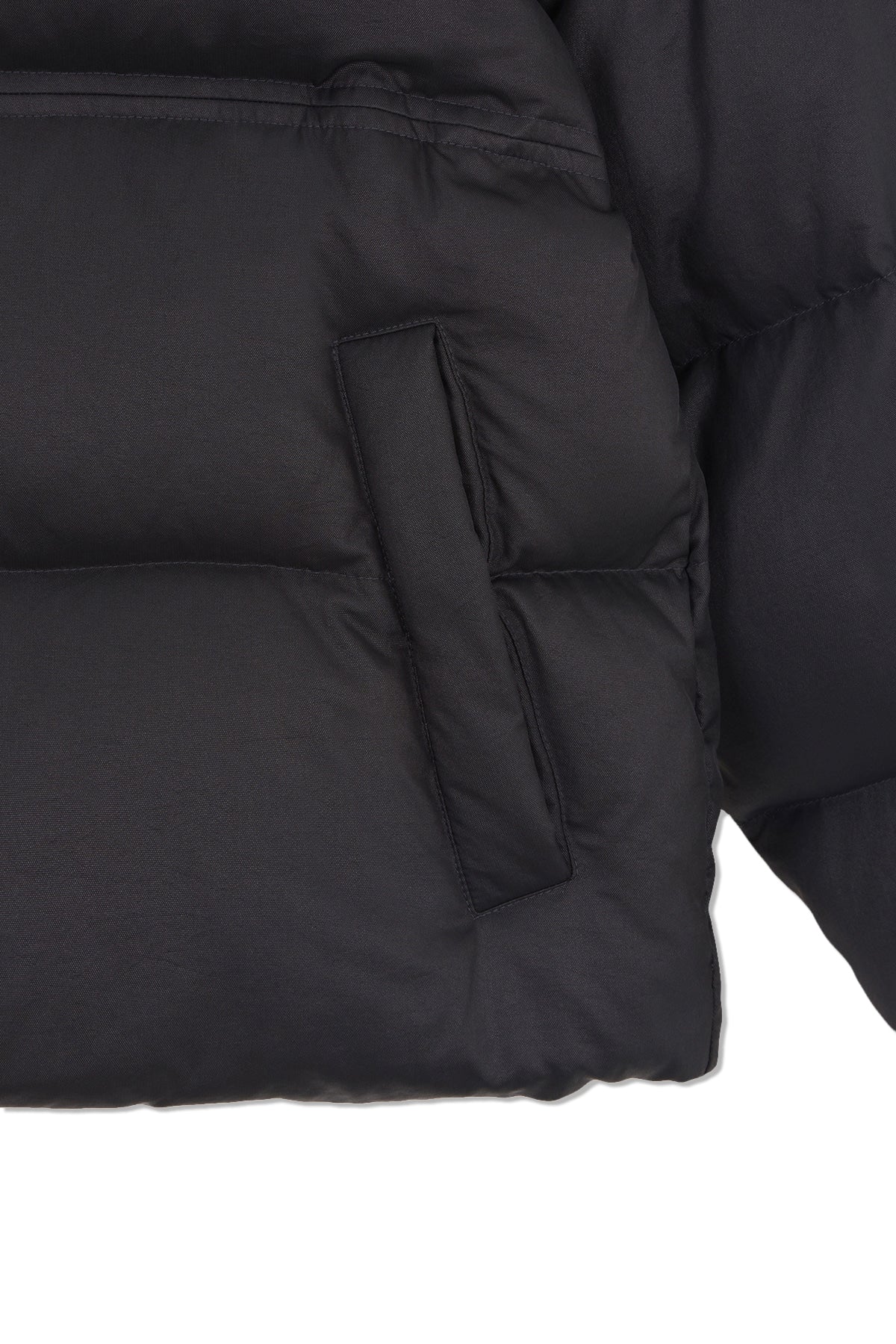 [matinkim] LOGO APPLIQUE GLOSSY DOWN JUMPER FOR MEN IN CHARCOAL