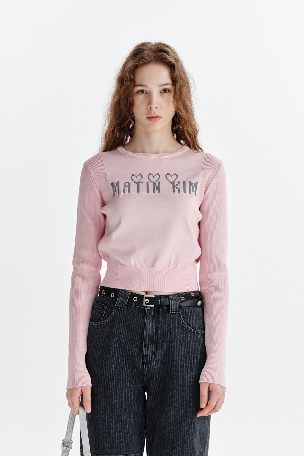 [matinkim] LOGO POINT JACQUARD KNIT CROP TOP IN LIGHT PINK