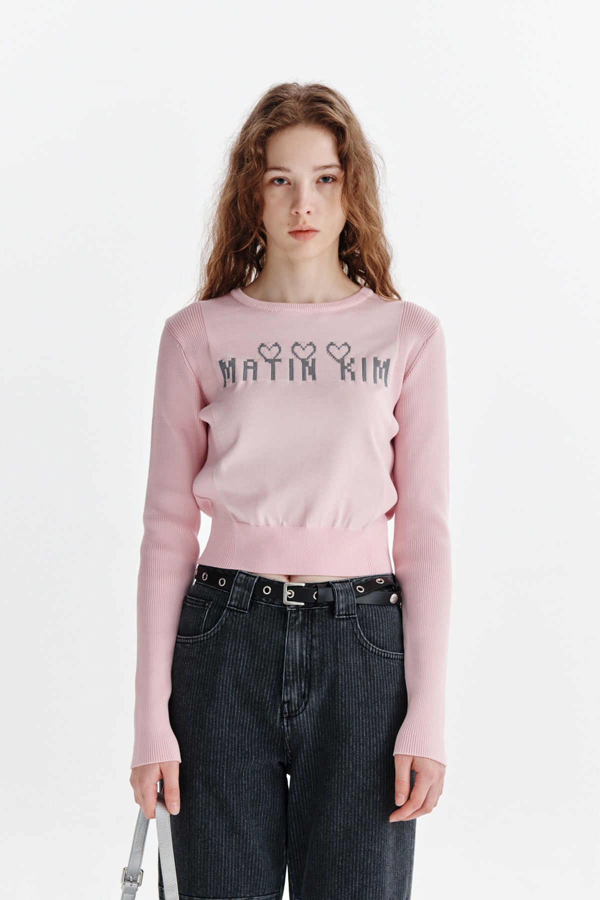 [matinkim] LOGO POINT JACQUARD KNIT CROP TOP IN LIGHT PINK
