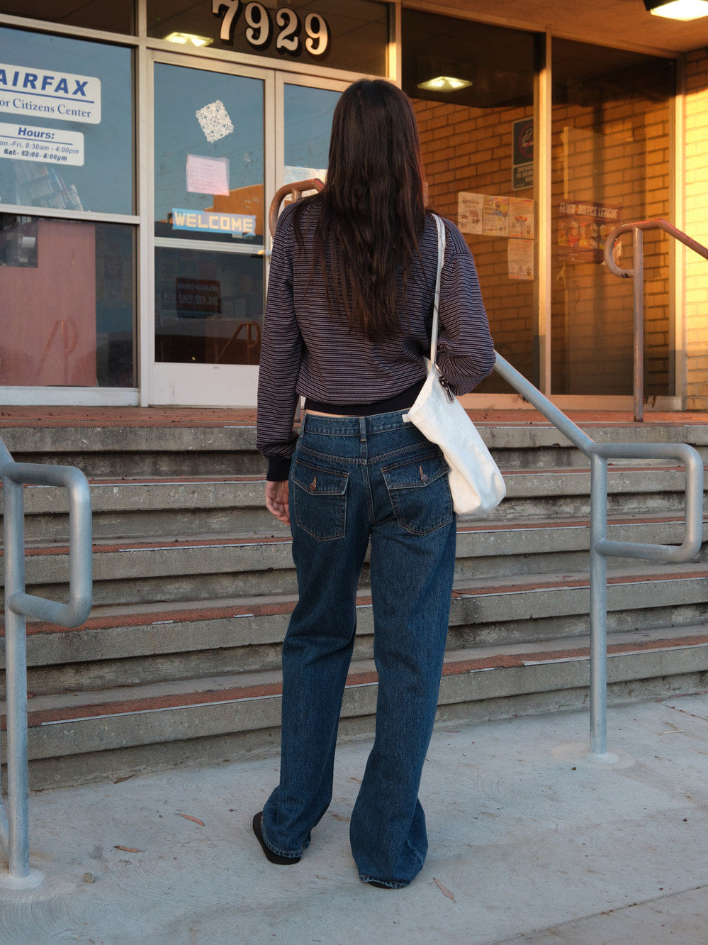 [Low Classic] Striped V-Neck Sweater_Navy