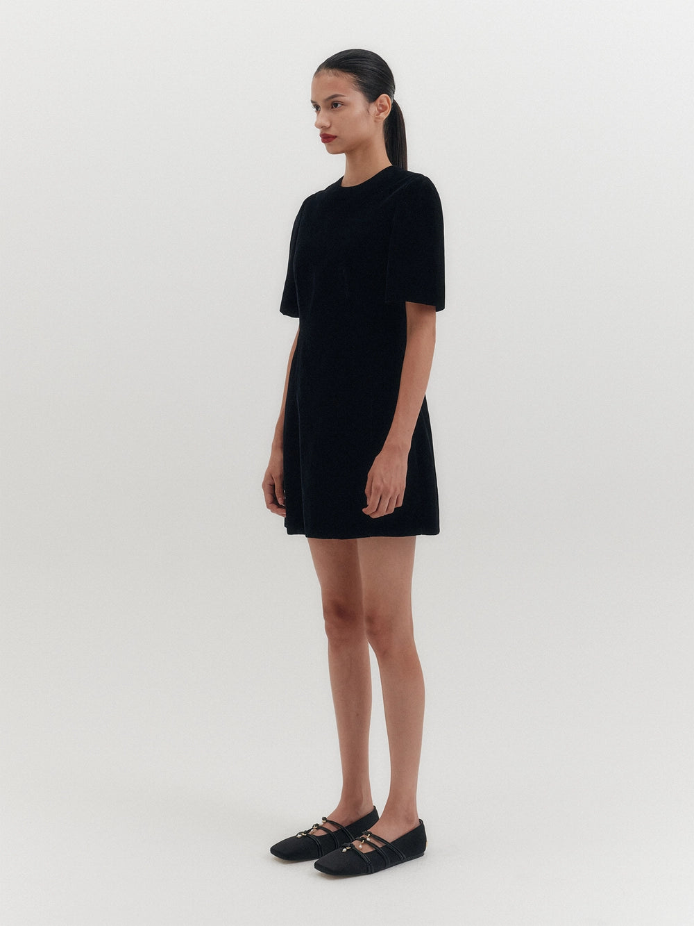 EENK Short Sleeve Hourglass Velvet Dress - Black
