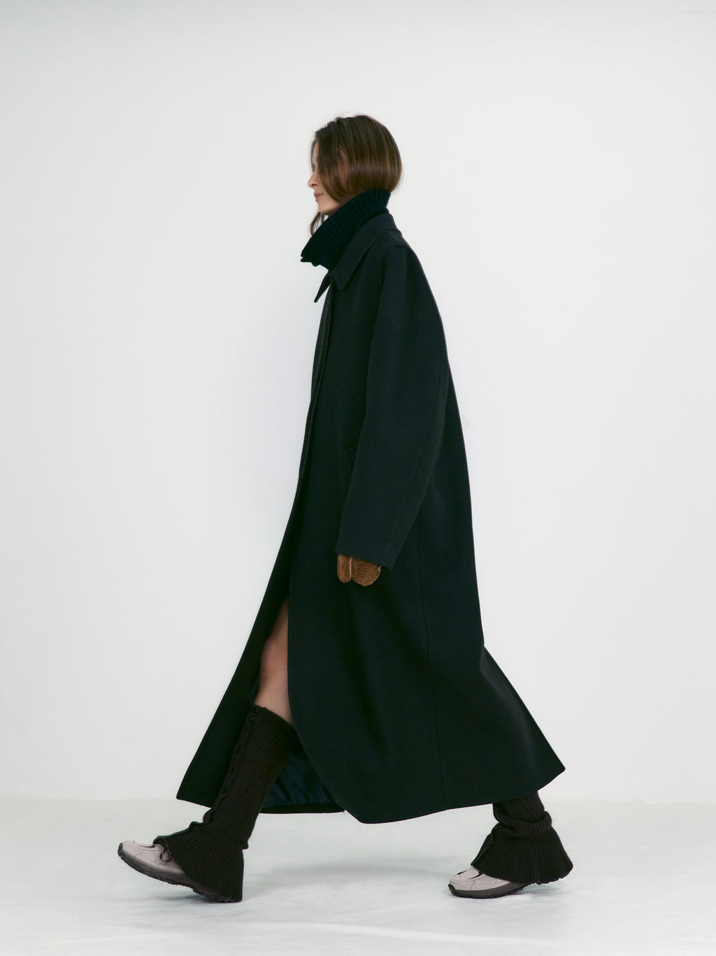 [low_classic] Single-Buttoned Balmacaan Coat
Dark Brown