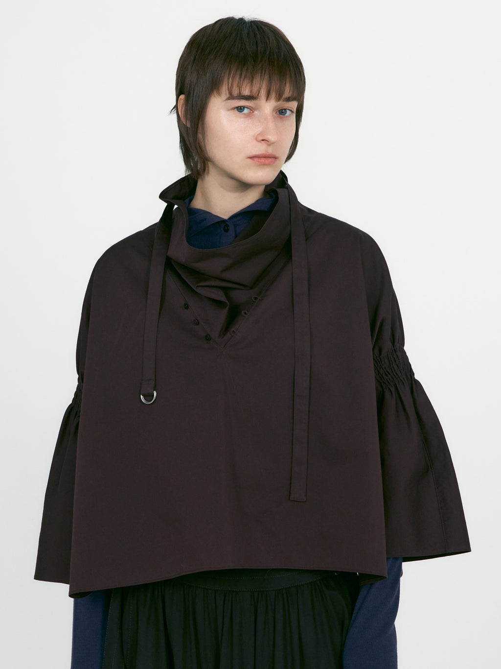 [low_classic] Shirred Sleeve Foulard Top
Purple Brown