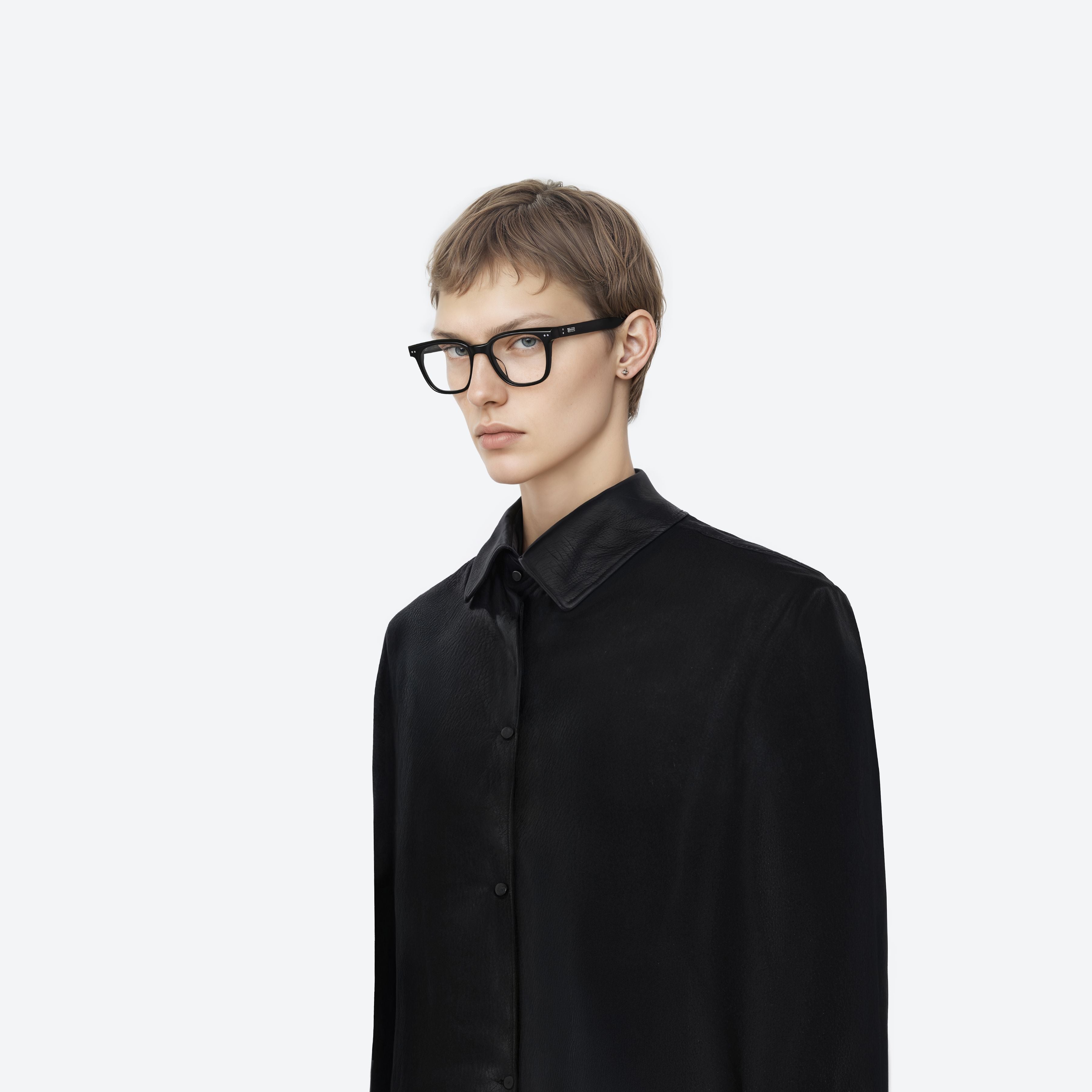 Gentle Monster Evan 01 Sunglasses in black, showcasing premium Korean designer fashion.