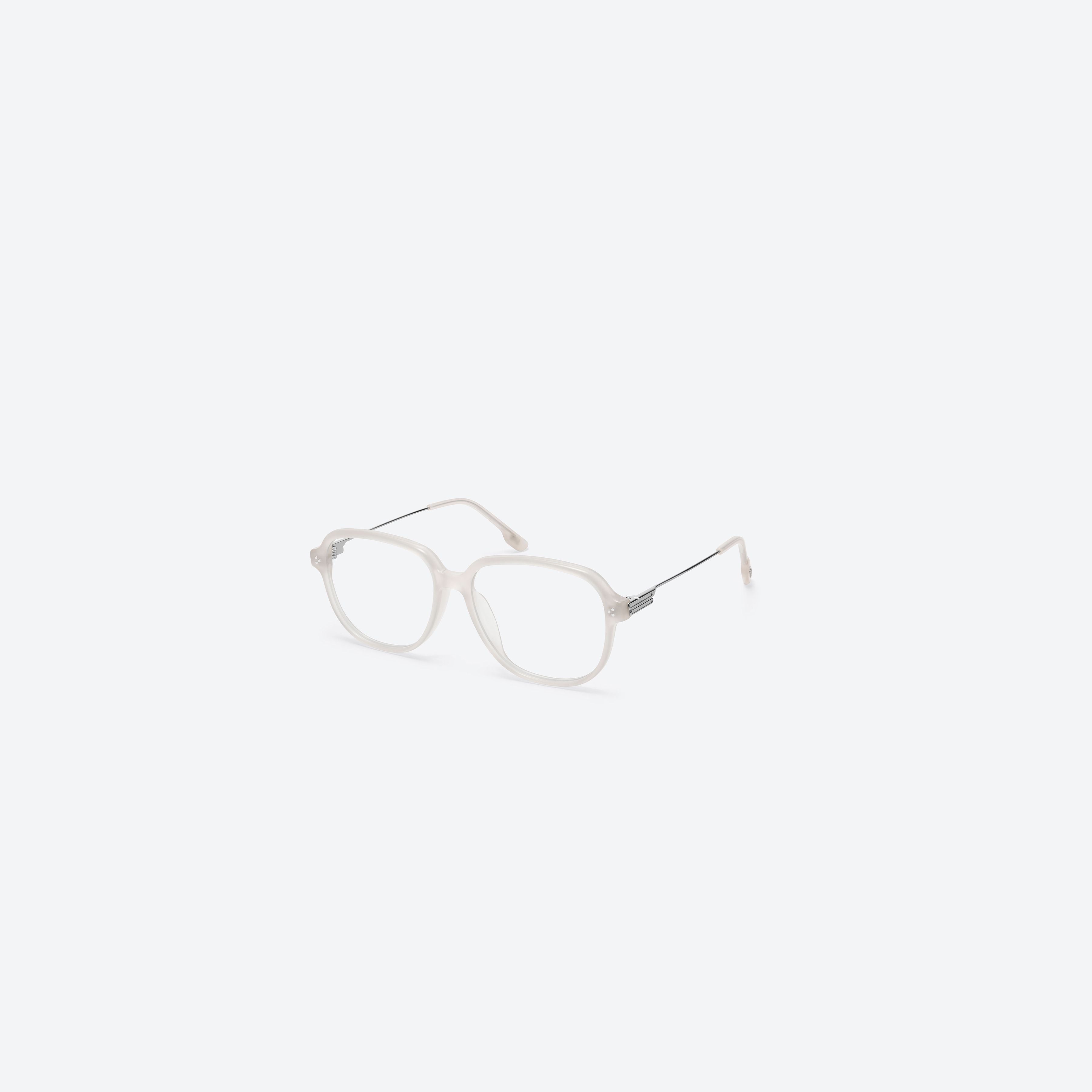 Gentle Monster Anna Bec2 ivory sunglasses, showcasing authentic Korean designer fashion.