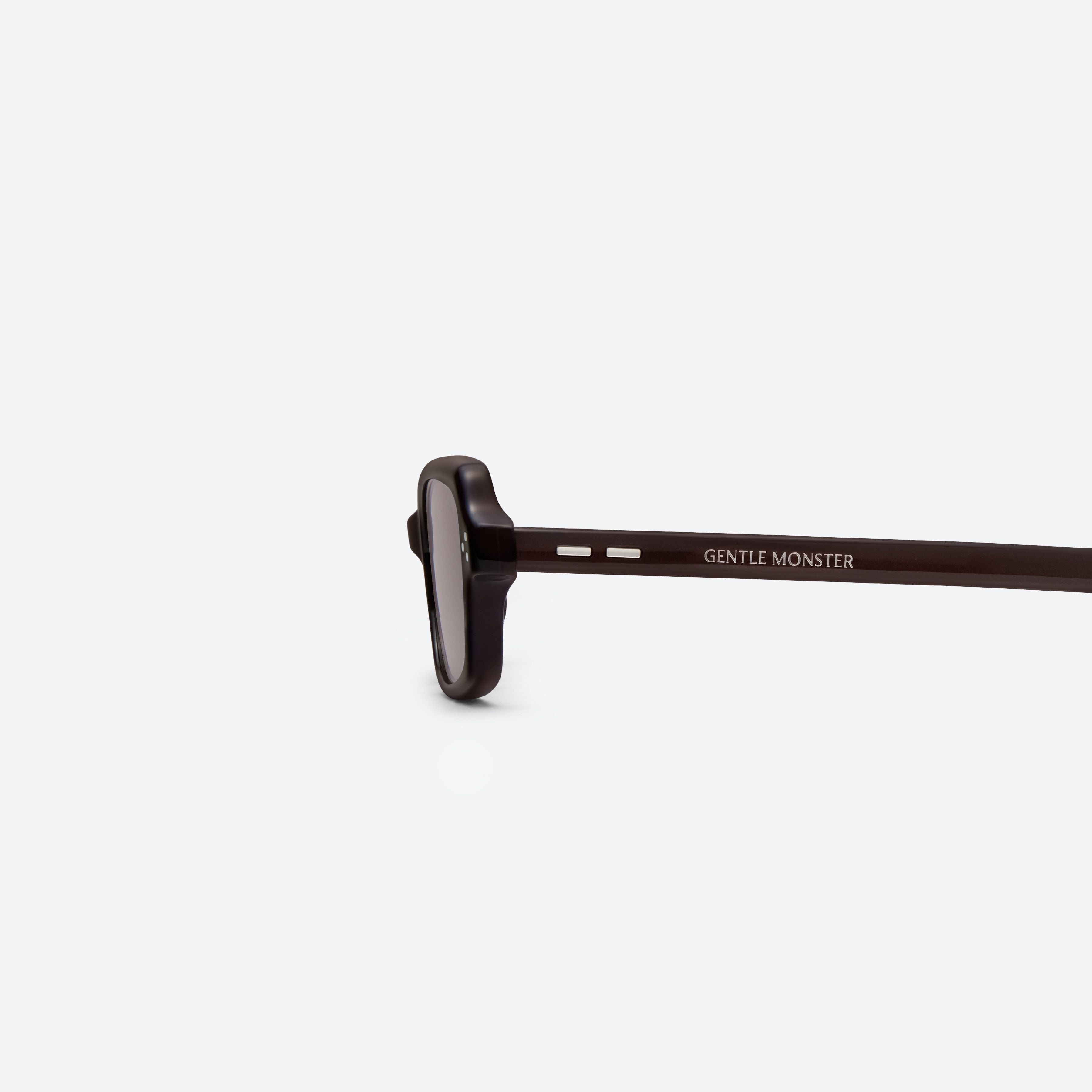 Gentle Monster Panini R11 Sunglasses in red, showcasing authentic Korean designer fashion.