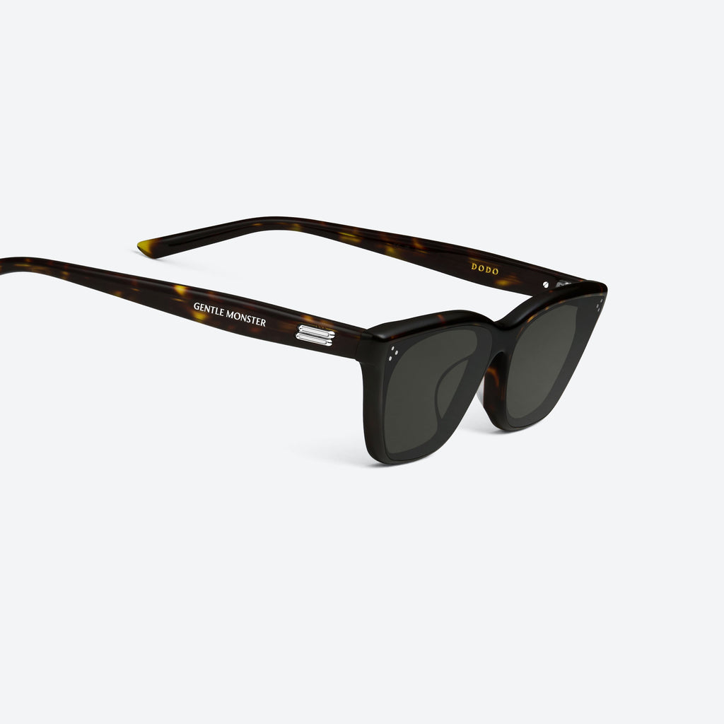 Gentle Monster Dodo T9 Sunglasses in Tortoise color, showcasing authentic Korean designer fashion.