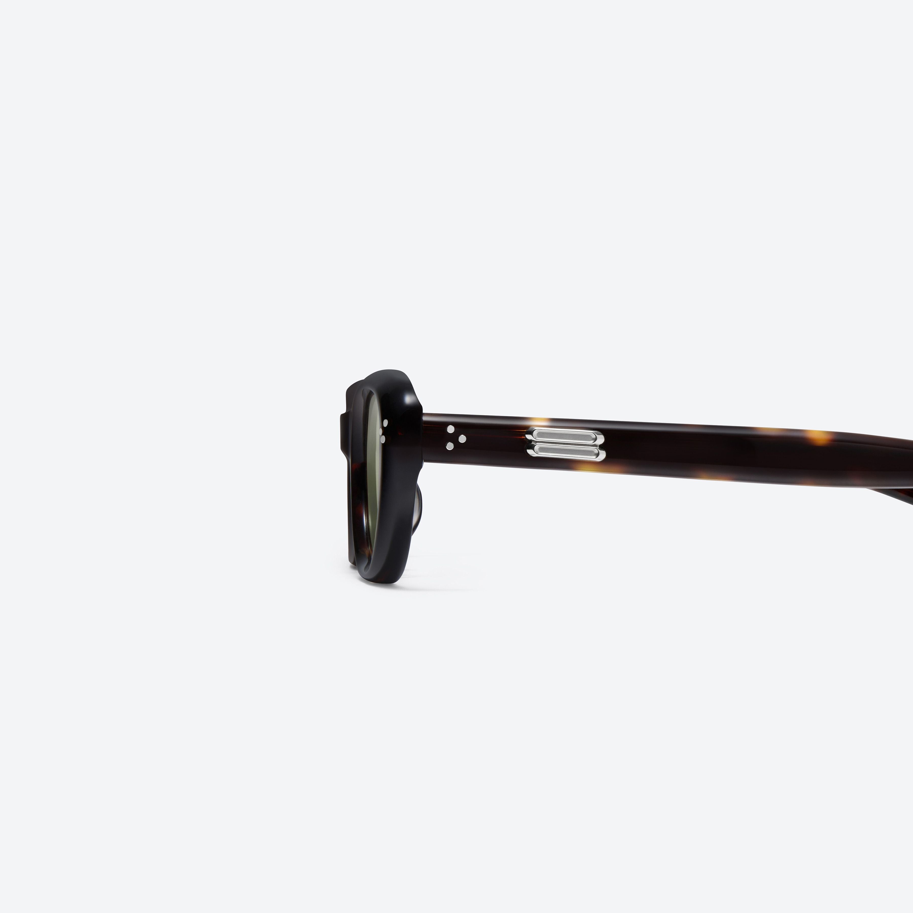 Gentle Monster Madlenne T9 Sunglasses in Toltoise color, showcasing authentic Korean designer fashion.