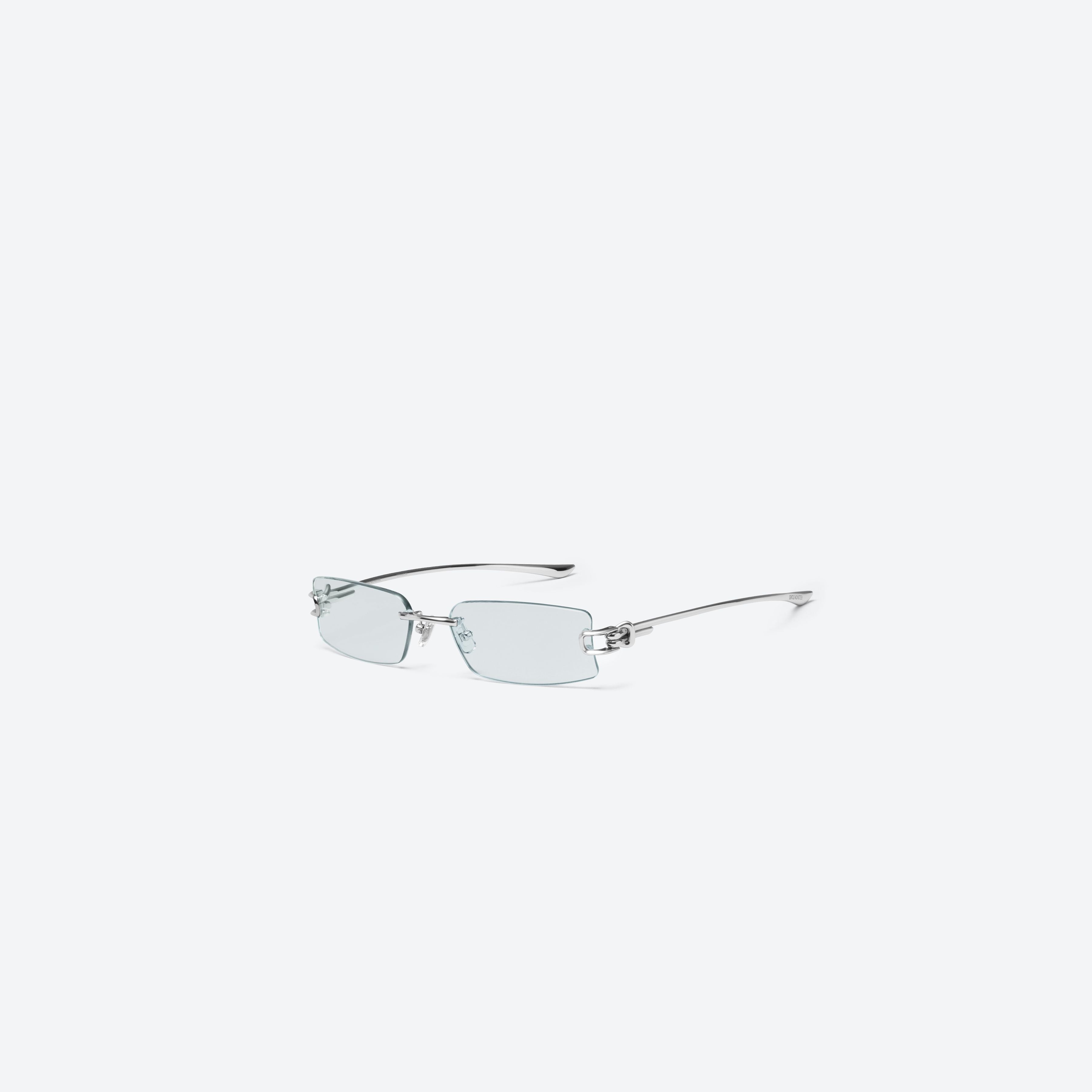 Gentle Monster Gamot 02(GR) sunglasses in silver, showcasing premium Korean designer fashion.