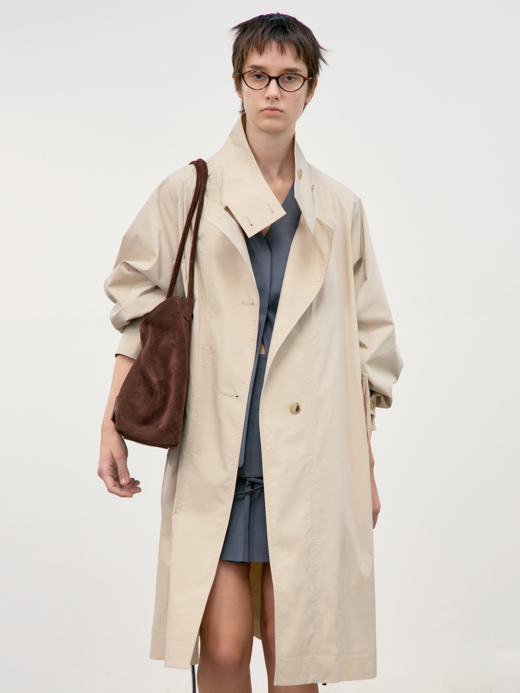 Low Classic Raglan High Neck Trench Coat Beige