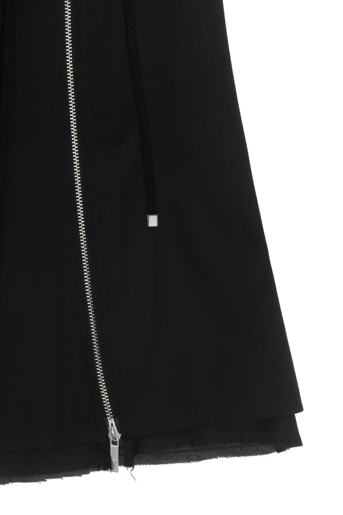 [matinkim] STRING POINT LAYERED PLEATS SKIRT IN BLACK